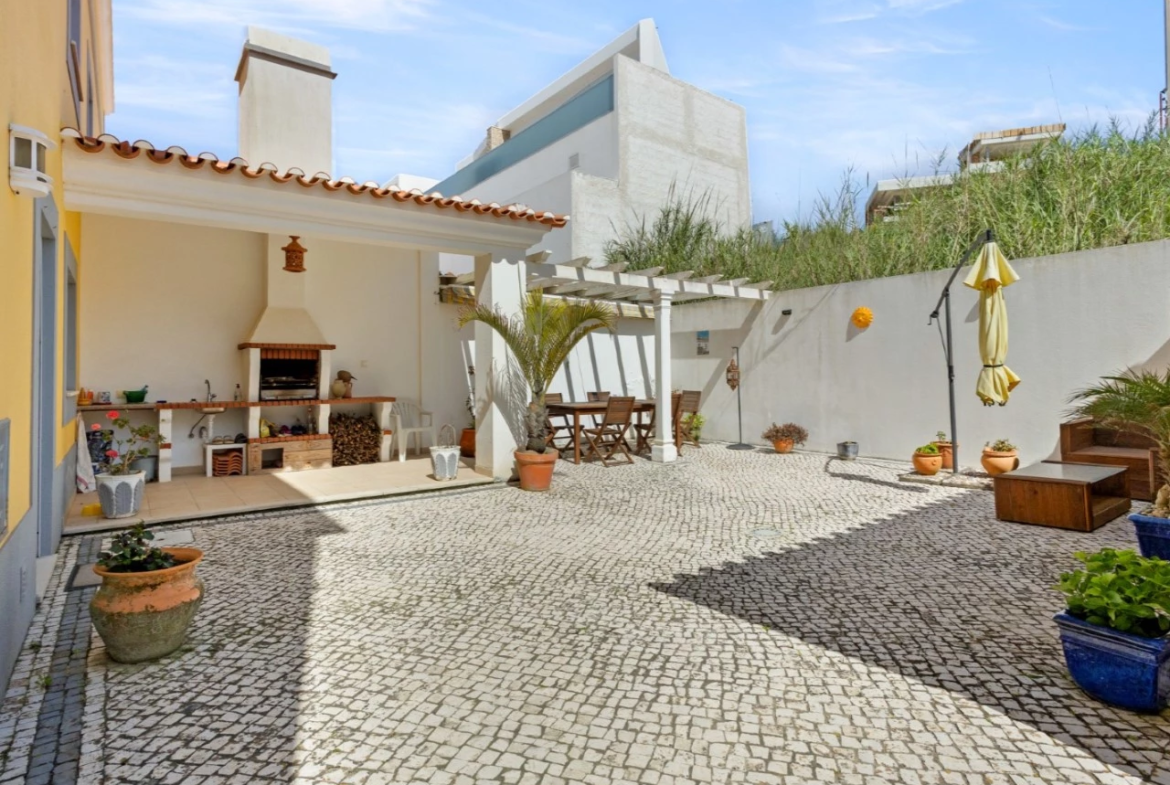 Moradia T4 com Vista Mar – Praia da Areia Branca