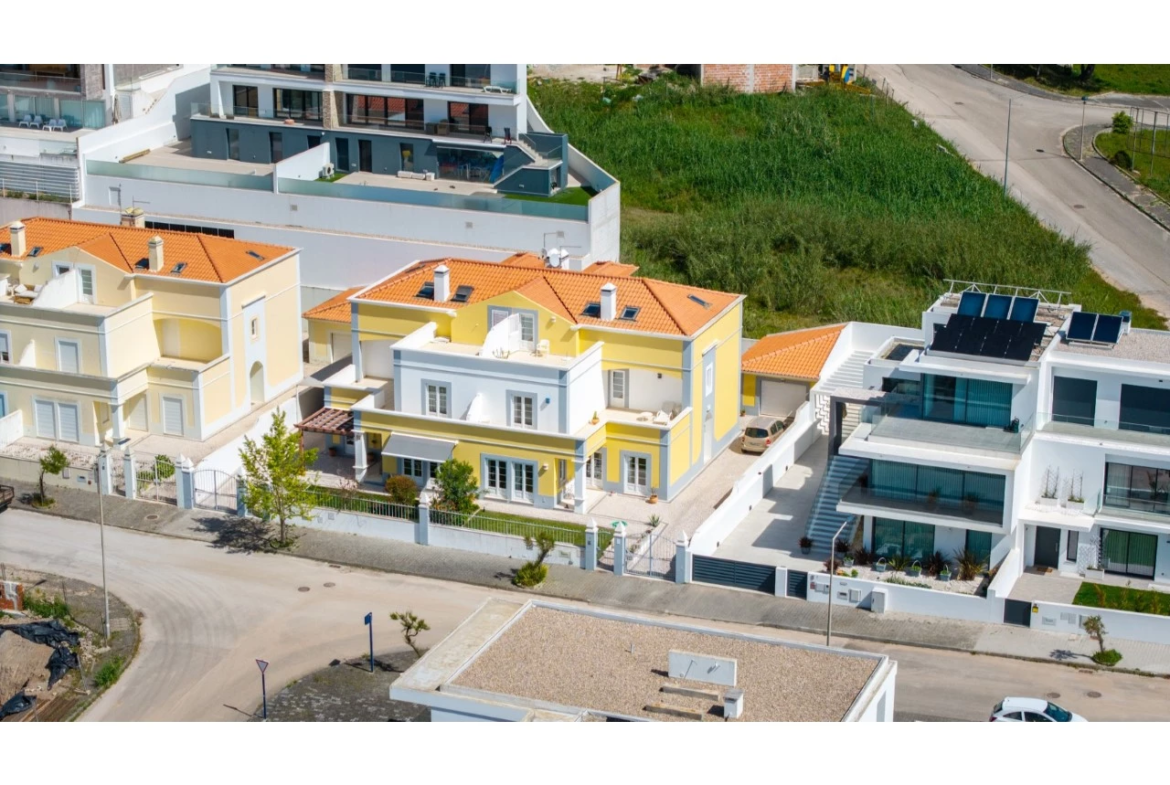 Moradia T4 com Vista Mar – Praia da Areia Branca