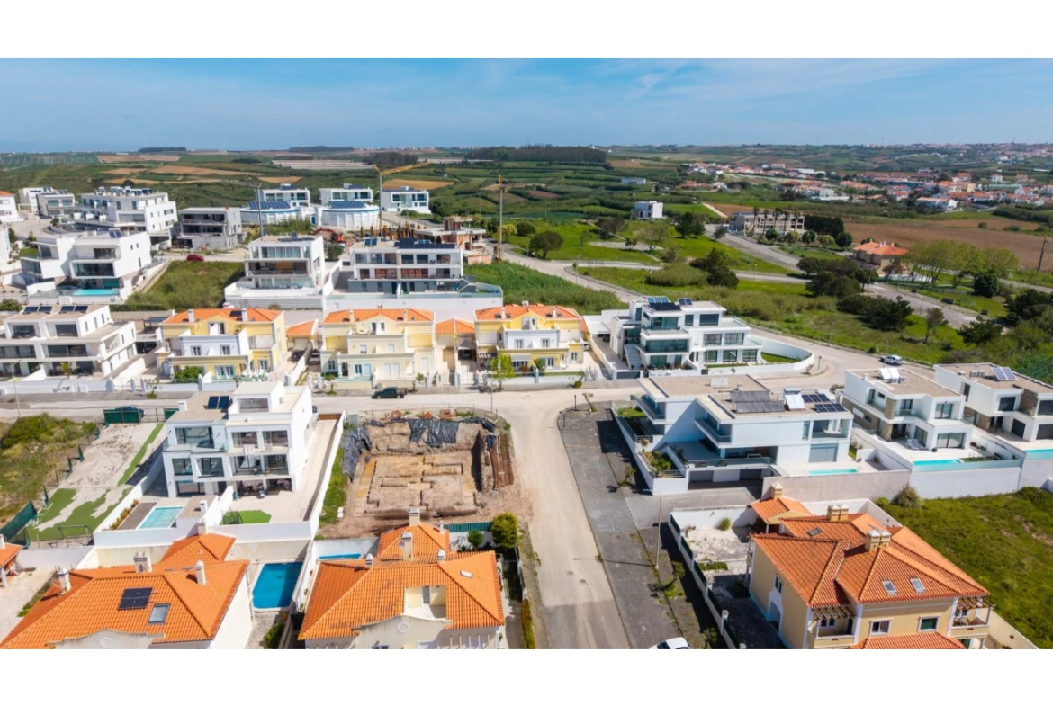 Moradia T4 com Vista Mar – Praia da Areia Branca