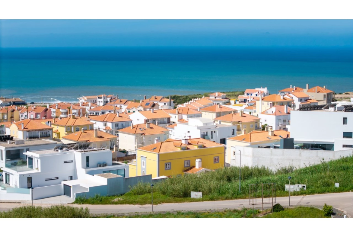 Moradia T4 com Vista Mar – Praia da Areia Branca