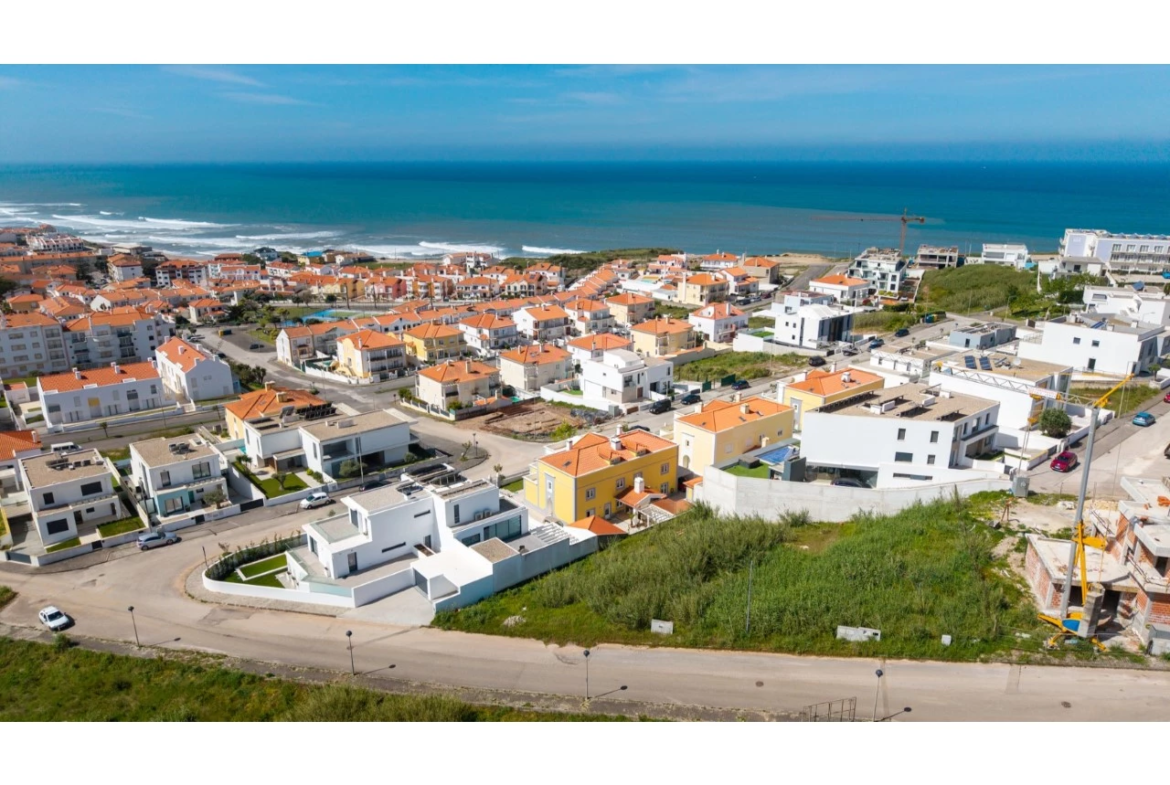 Moradia T4 com Vista Mar – Praia da Areia Branca