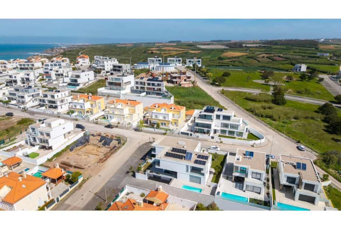 Moradia T4 com Vista Mar – Praia da Areia Branca