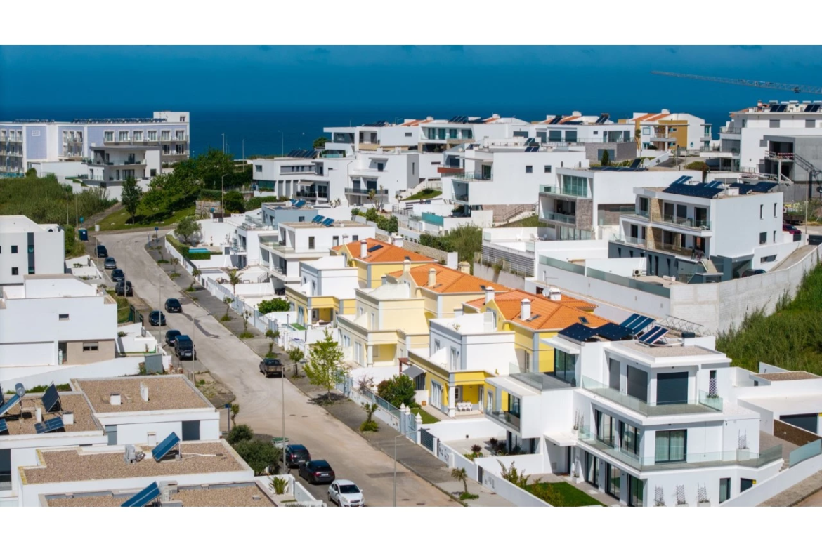 Moradia T4 com Vista Mar – Praia da Areia Branca