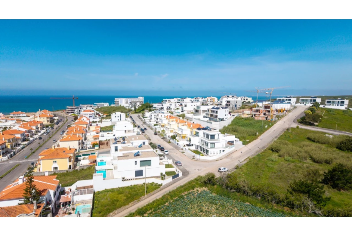 Moradia T4 com Vista Mar – Praia da Areia Branca