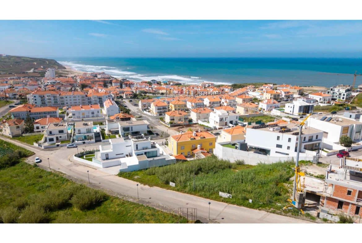 Moradia T4 com Vista Mar – Praia da Areia Branca