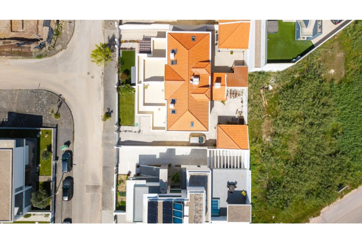 Moradia T4 com Vista Mar – Praia da Areia Branca