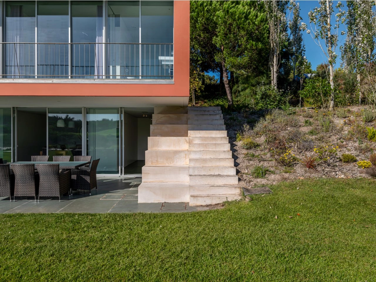 ID0ebbb101-0000-0500-0000-00001752a6b6.jpg Moradia isolada T4 assinada por Eduardo Souto de Moura no Exclusivo Guardian Bom Sucesso Resort em Óbidos