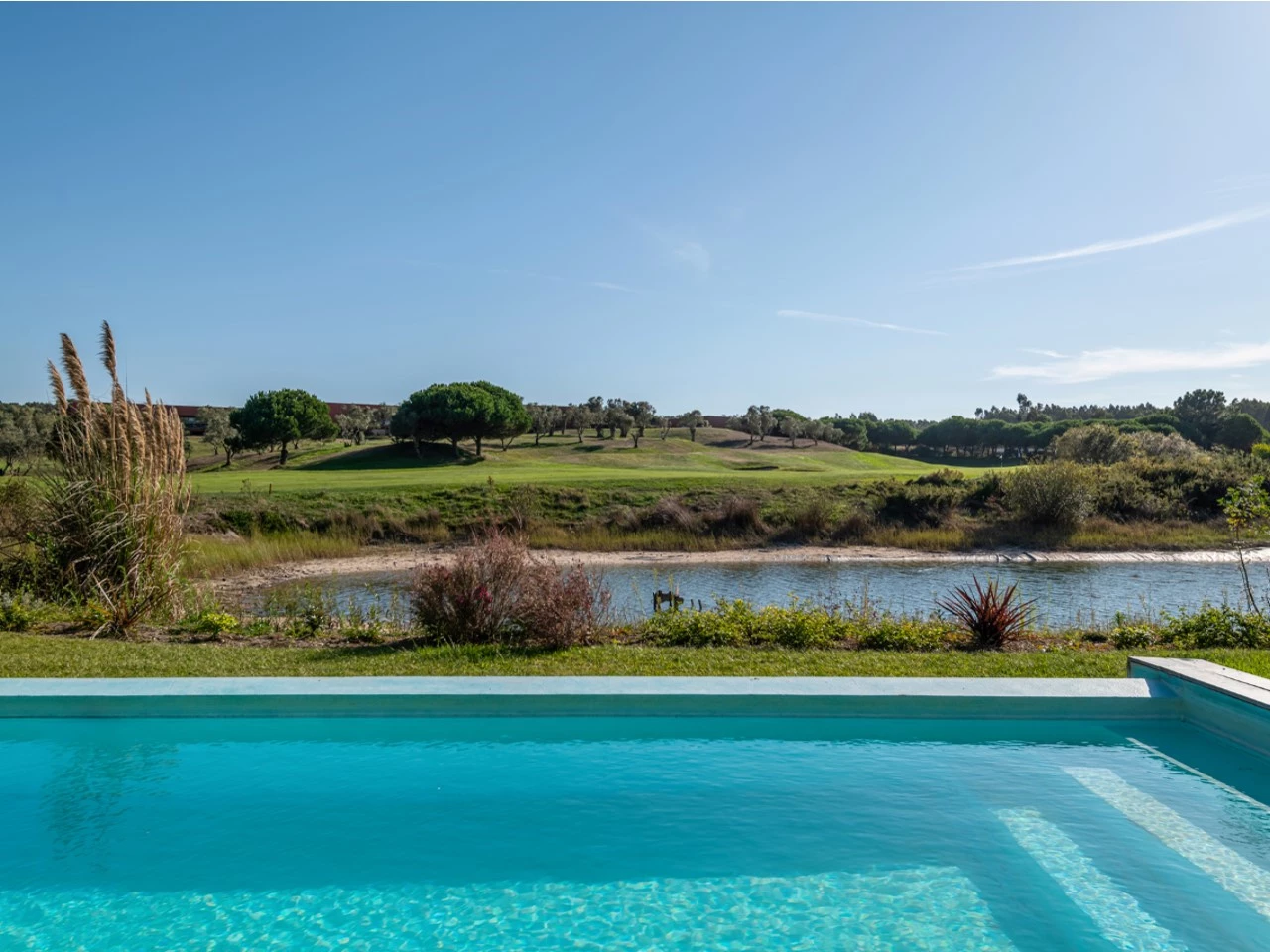ID0ebbb101-0000-0500-0000-00001752a6b7.jpg Moradia isolada T4 assinada por Eduardo Souto de Moura no Exclusivo Guardian Bom Sucesso Resort em Óbidos