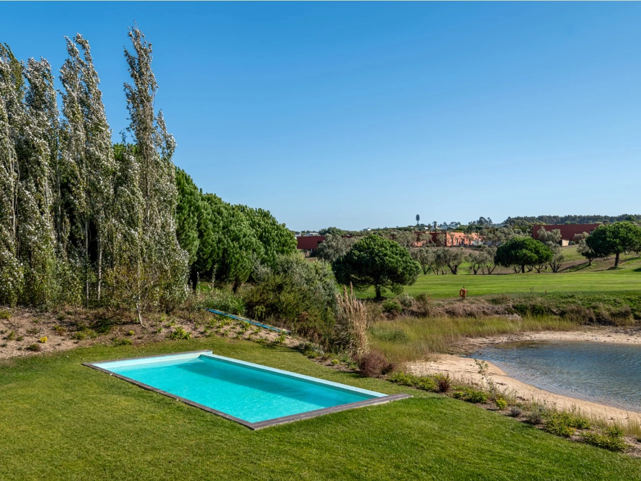 ID0ebbb101-0000-0500-0000-00001752a6b9.jpg Moradia isolada T4 assinada por Eduardo Souto de Moura no Exclusivo Guardian Bom Sucesso Resort em Óbidos