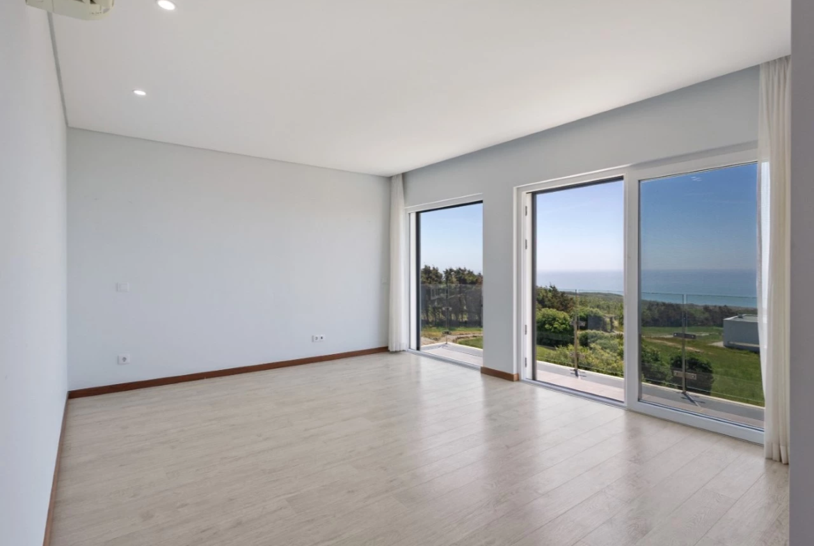 Moradia T5 com Vista Mar Deslumbrante Lourinhã > Atalaia