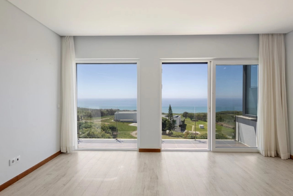 Moradia T5 com Vista Mar Deslumbrante Lourinhã > Atalaia