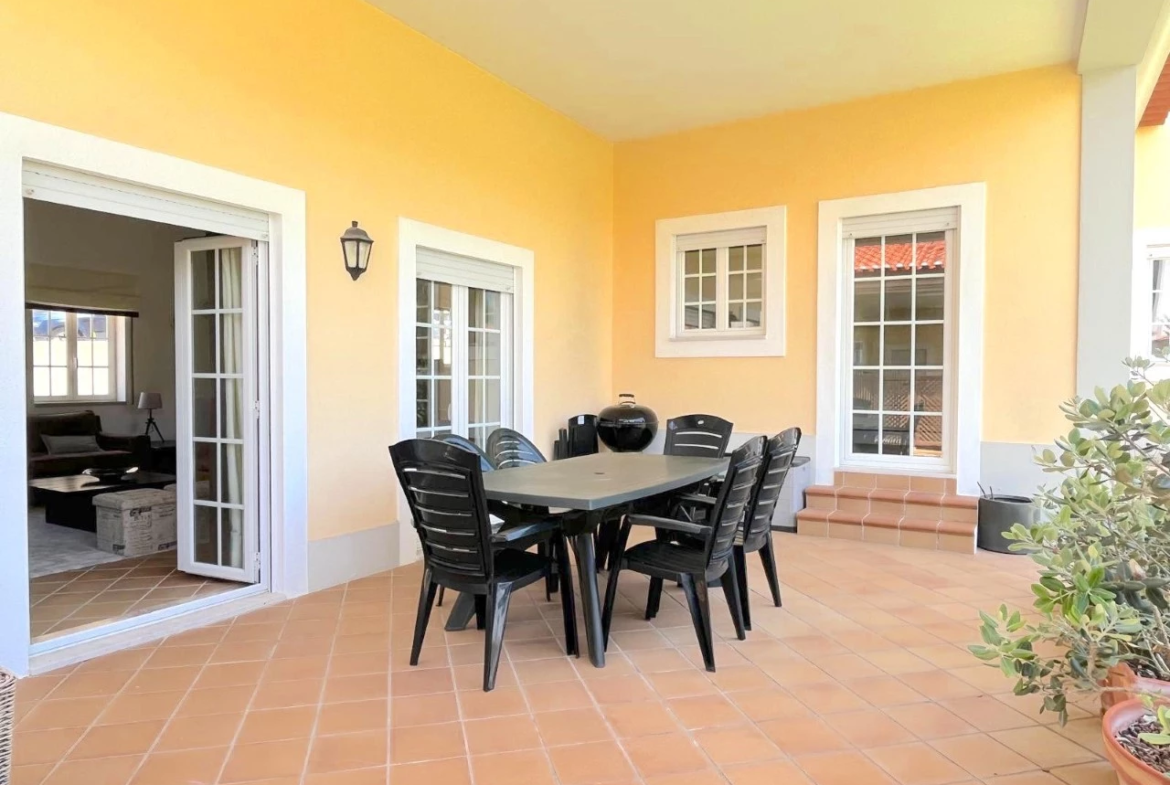 Moradia T3 na Exclusiva Vila dos Príncipes no Praia d’El Rey Beach & Golf Resort
