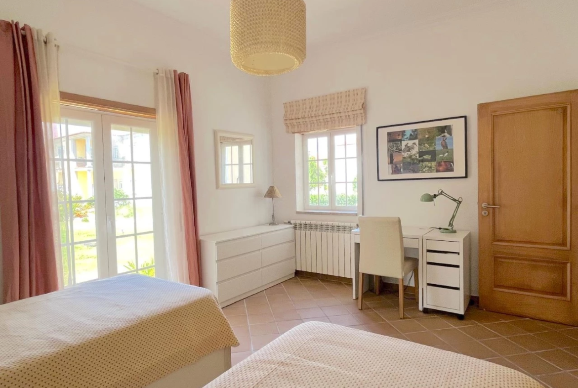 Moradia T3 na Exclusiva Vila dos Príncipes no Praia d’El Rey Beach & Golf Resort