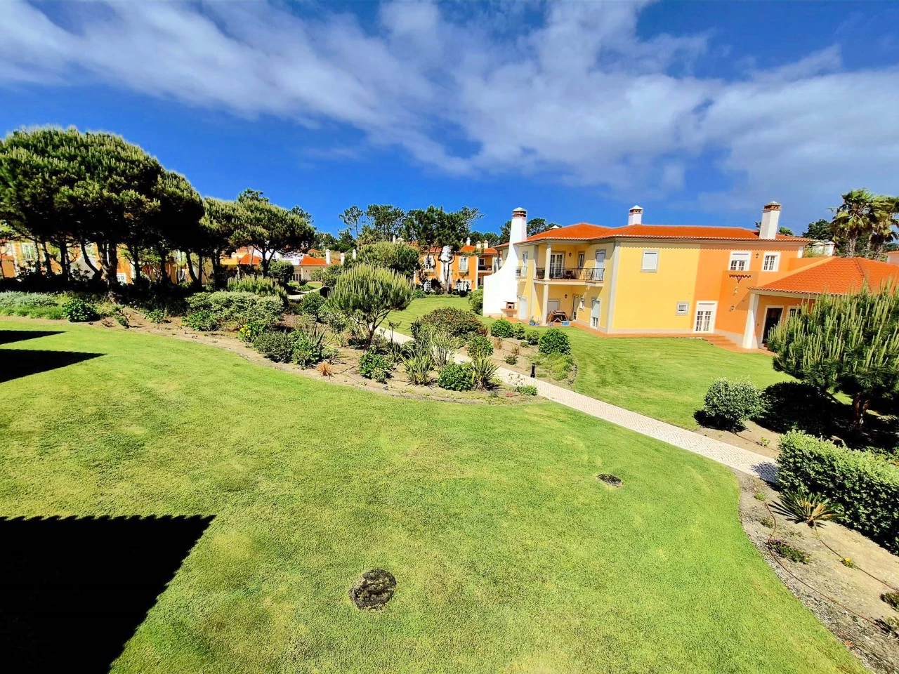 ID615ad201-0000-0500-0000-000019d27593.jpg Moradia T3 na Exclusiva Vila dos Príncipes no Praia d’El Rey Beach & Golf Resort