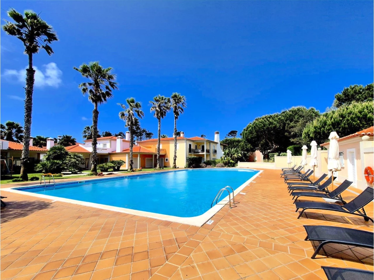 ID615ad201-0000-0500-0000-000019d27595.jpg Moradia T3 na Exclusiva Vila dos Príncipes no Praia d’El Rey Beach & Golf Resort