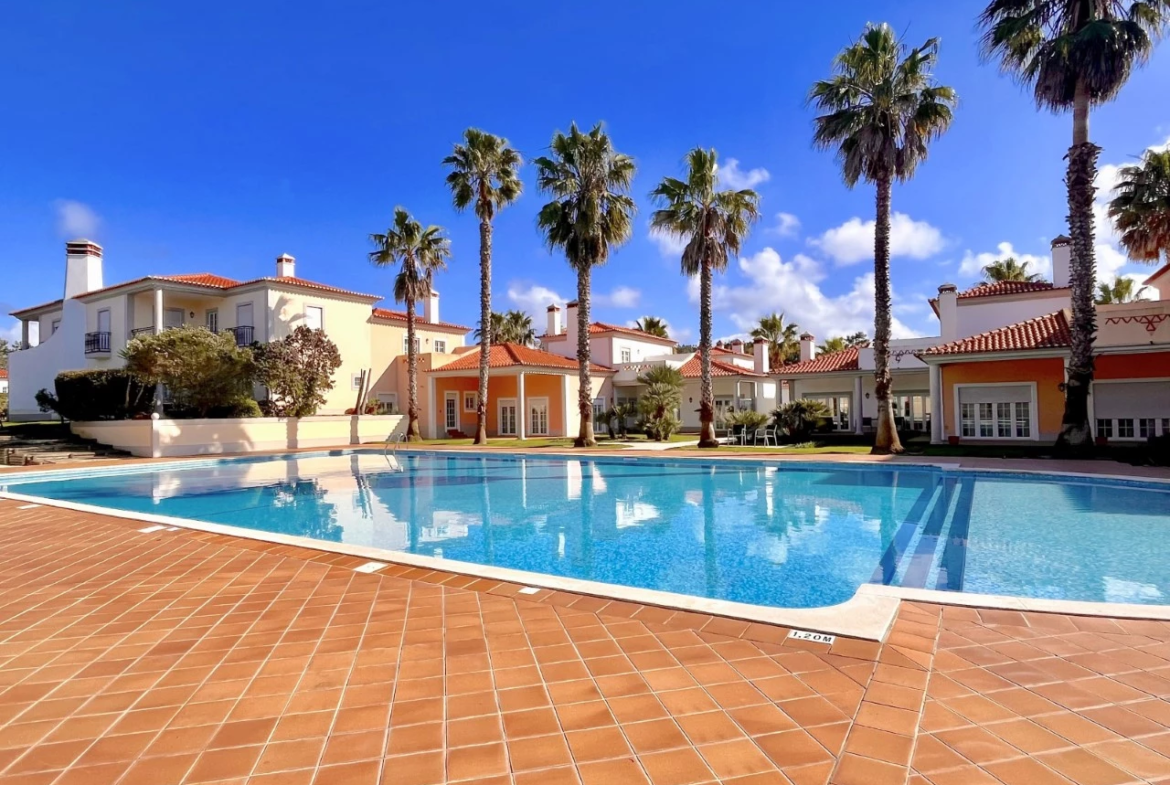 Moradia T3 na Exclusiva Vila dos Príncipes no Praia d’El Rey Beach & Golf Resort
