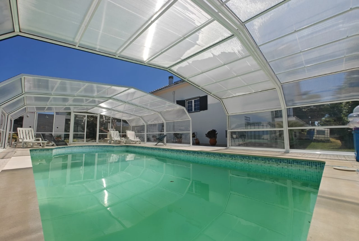 Moradia com piscina, grande área de terreno e vista para a Serra do Montejunto