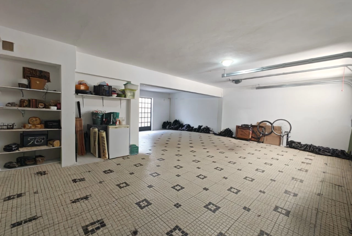 Moradia com piscina, grande área de terreno e vista para a Serra do Montejunto