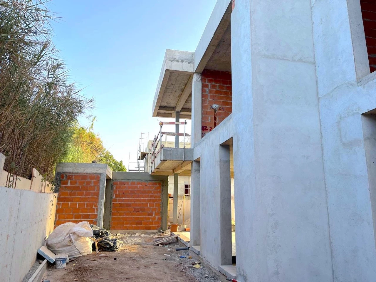 ID1242d601-0000-0500-0000-00001a24a13e.jpg Moradia contemporânea com piscina e vista mar a 4 minutos da praia da Areia Branca