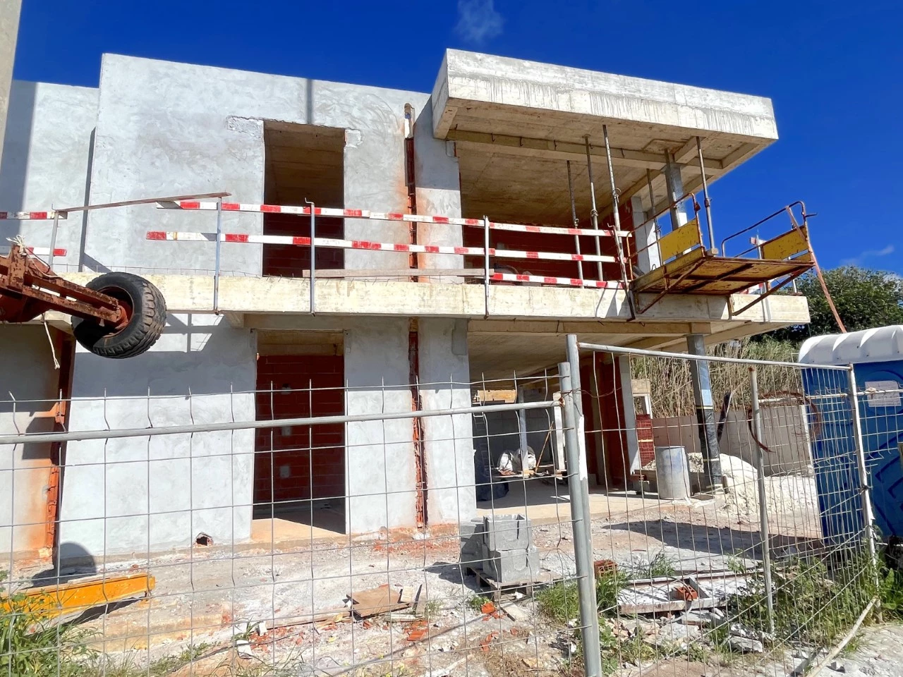 ID1242d601-0000-0500-0000-00001a24a140.jpg Moradia contemporânea com piscina e vista mar a 4 minutos da praia da Areia Branca
