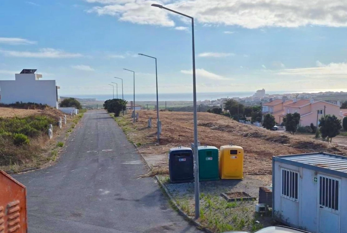 Moradia contemporânea com piscina e vista mar a 4 minutos da praia da Areia Branca