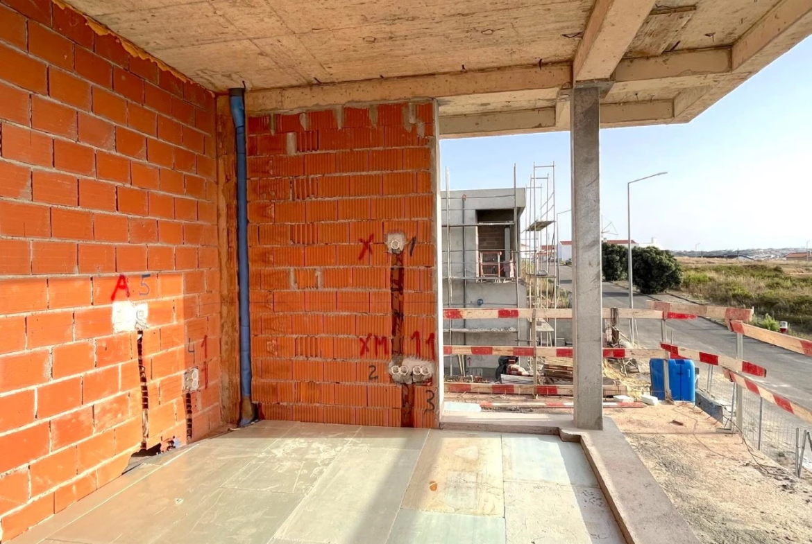 Moradia contemporânea com piscina e vista mar a 4 minutos da praia da Areia Branca