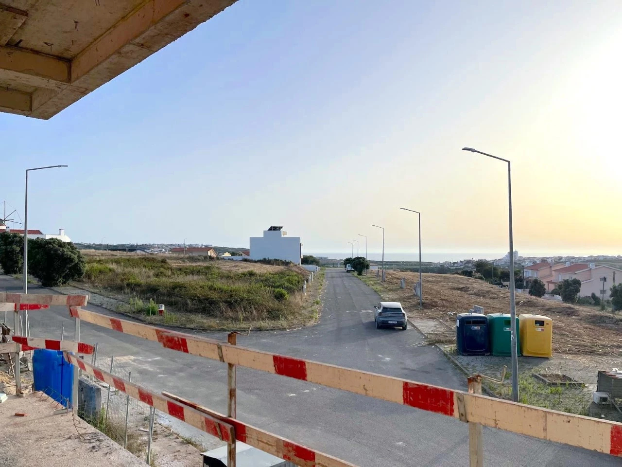 ID1242d601-0000-0500-0000-00001a24a14e.jpg Moradia contemporânea com piscina e vista mar a 4 minutos da praia da Areia Branca