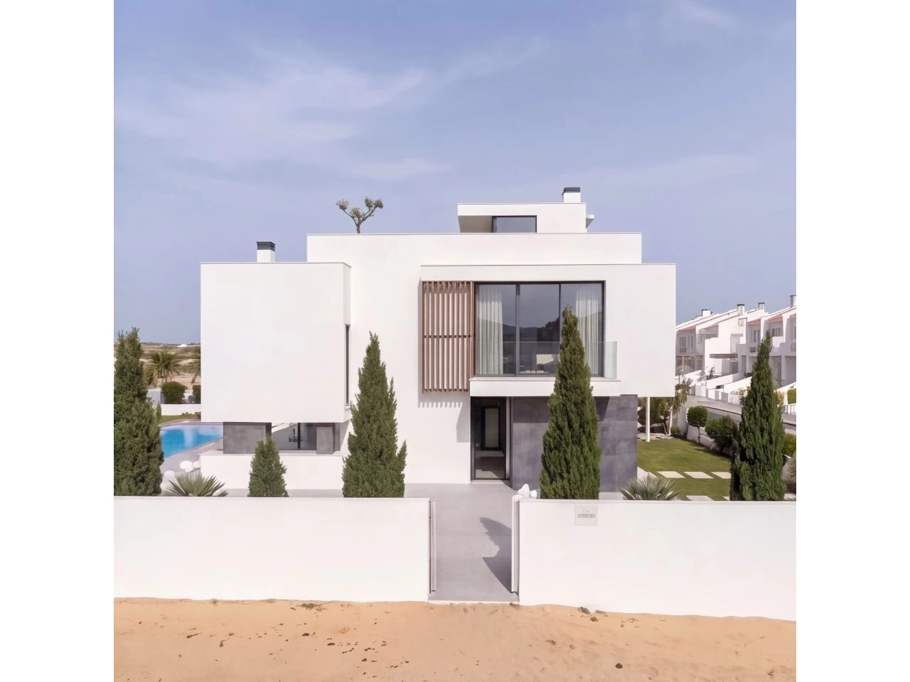 Moradia isolada com piscina apenas a 400 m da praia