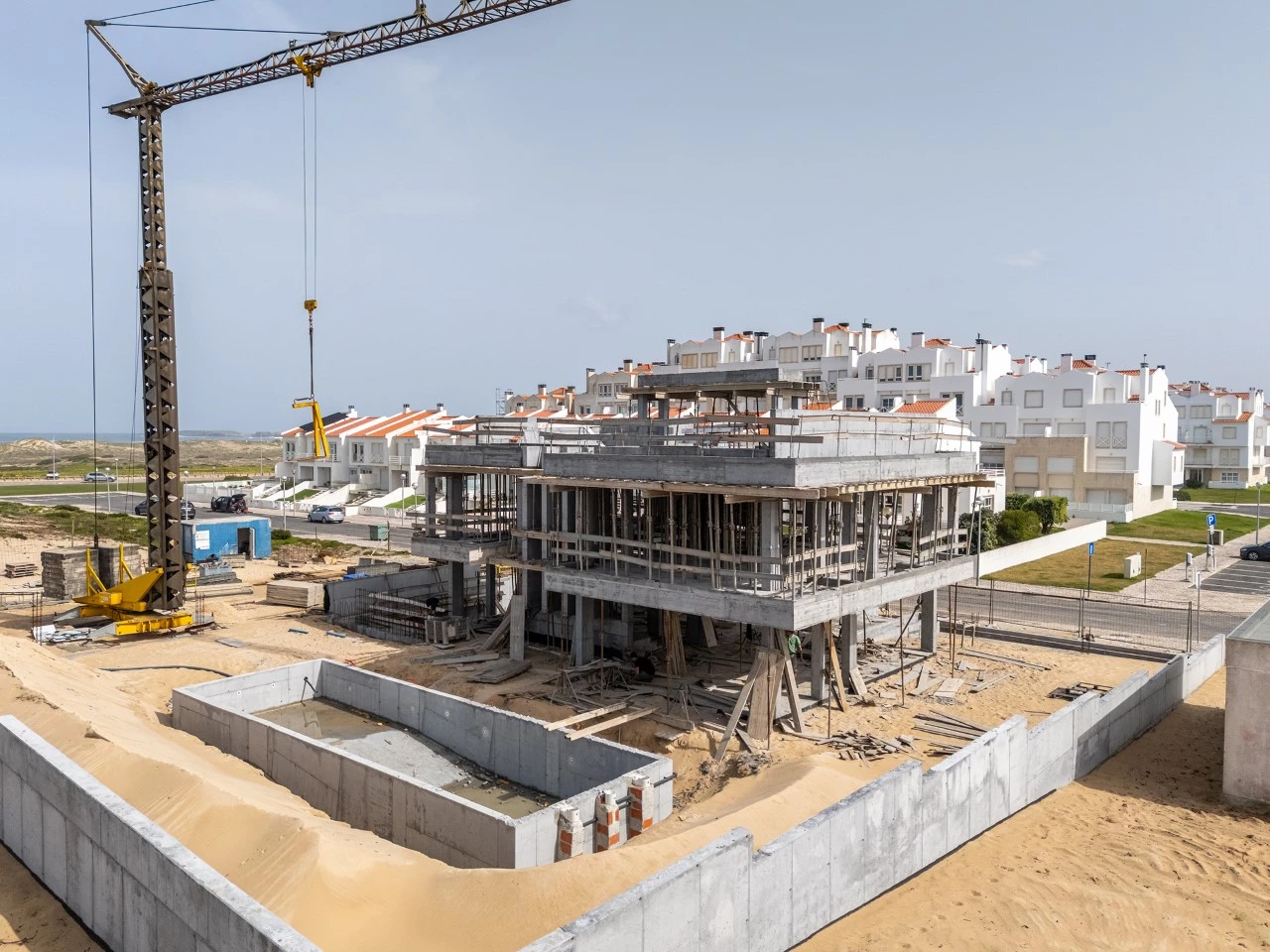 Moradia isolada com piscina apenas a 400 m da praia