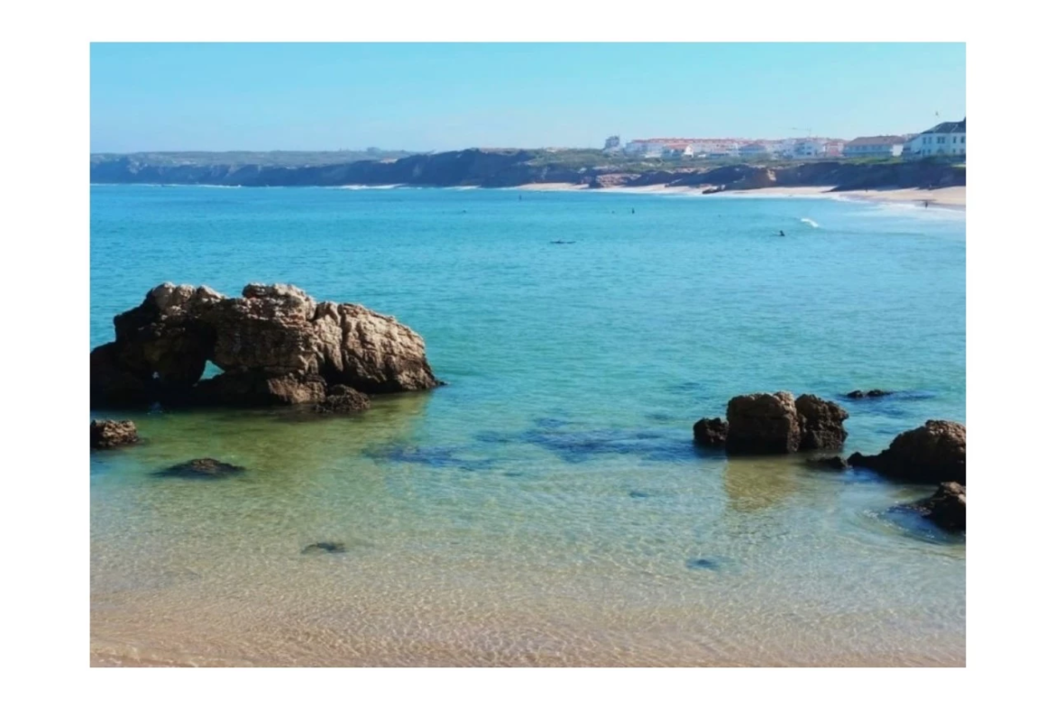 Moradia isolada com piscina apenas a 400 m da praia