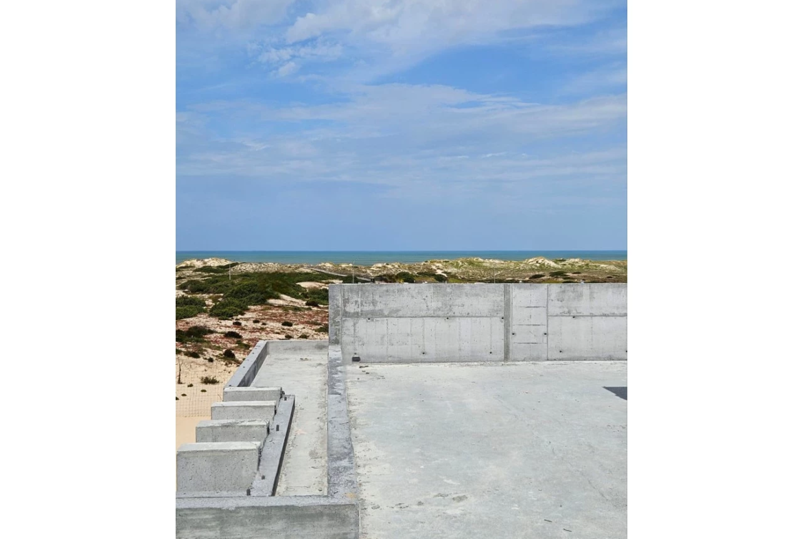 Moradia isolada com piscina apenas a 400 m da praia