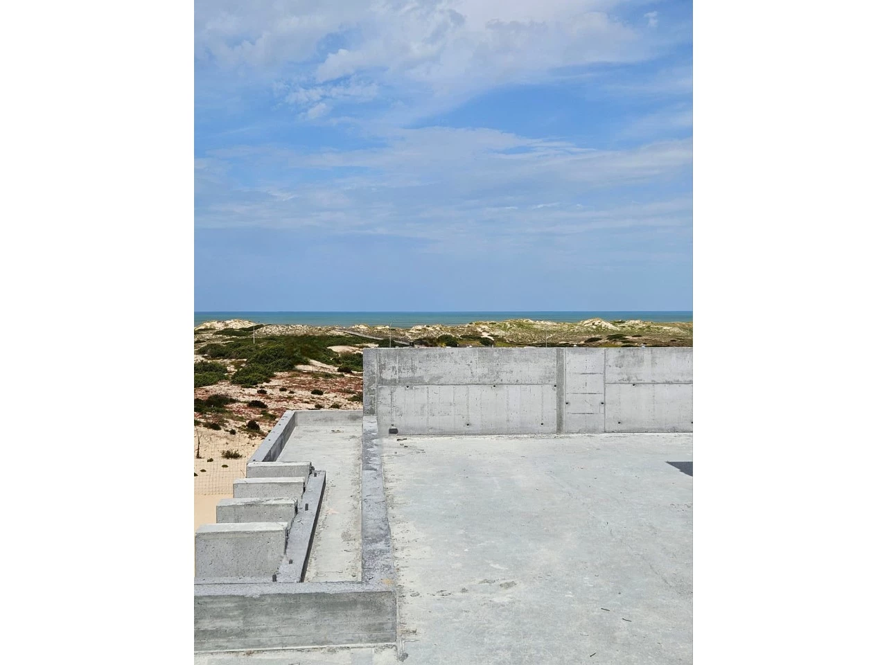 Moradia isolada com piscina apenas a 400 m da praia