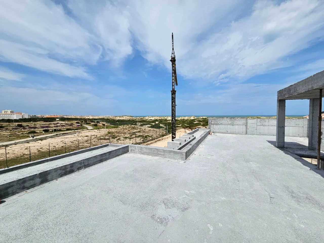 Moradia isolada com piscina apenas a 400 m da praia