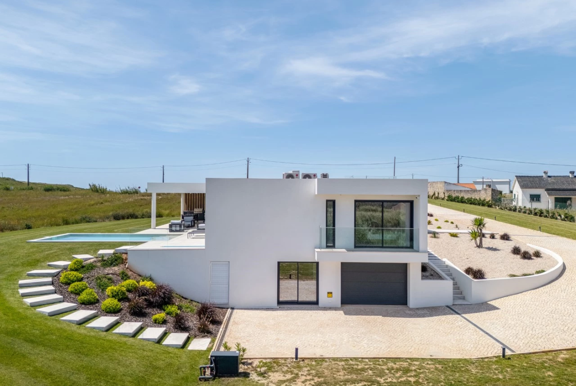 Moradia com 1,8 hectares de terreno e vistas deslumbrantes
