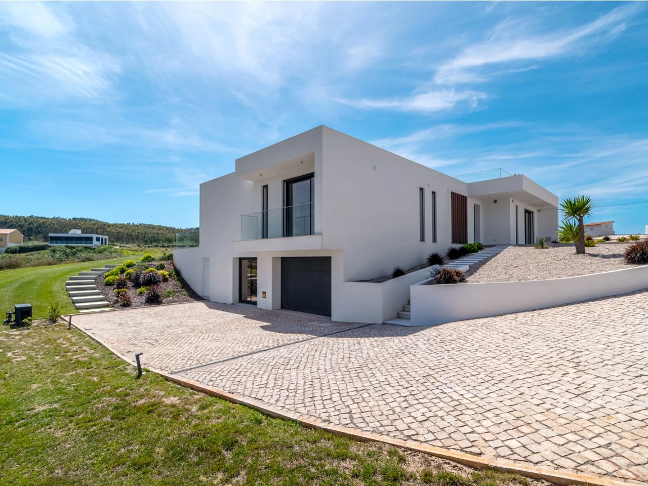 Moradia com 1,8 hectares de terreno e vistas deslumbrantes