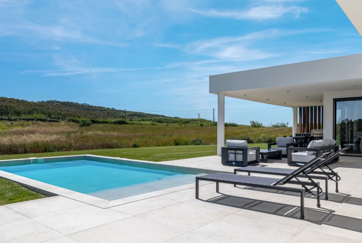 Moradia com 1,8 hectares de terreno e vistas deslumbrantes