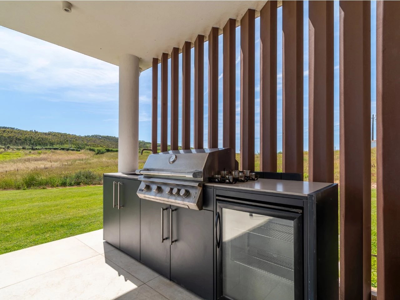 Moradia com 1,8 hectares de terreno e vistas deslumbrantes