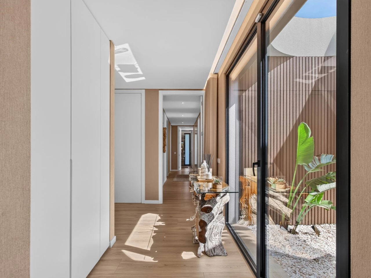 Moradia com 1,8 hectares de terreno e vistas deslumbrantes