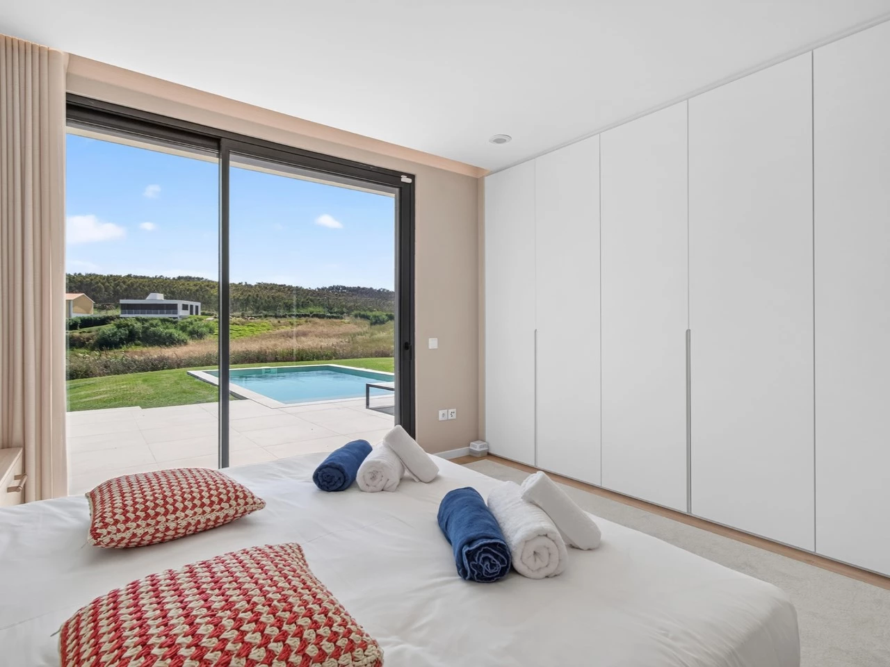 Moradia com 1,8 hectares de terreno e vistas deslumbrantes