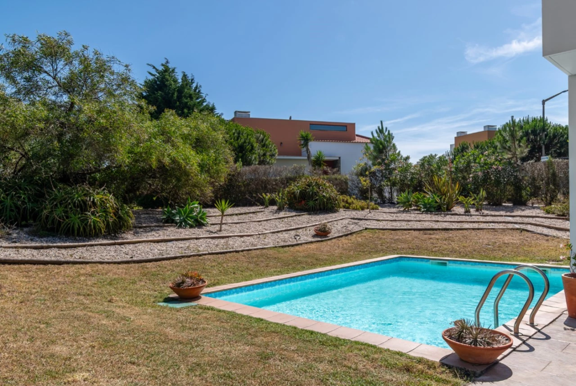 Moradia T3 com piscina e vista para a lagoa