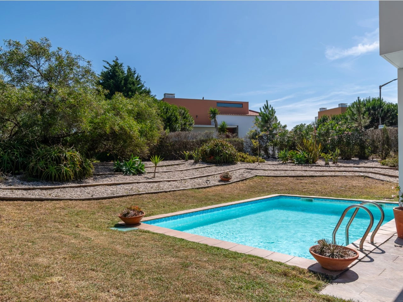 Moradia T3 com piscina e vista para a lagoa