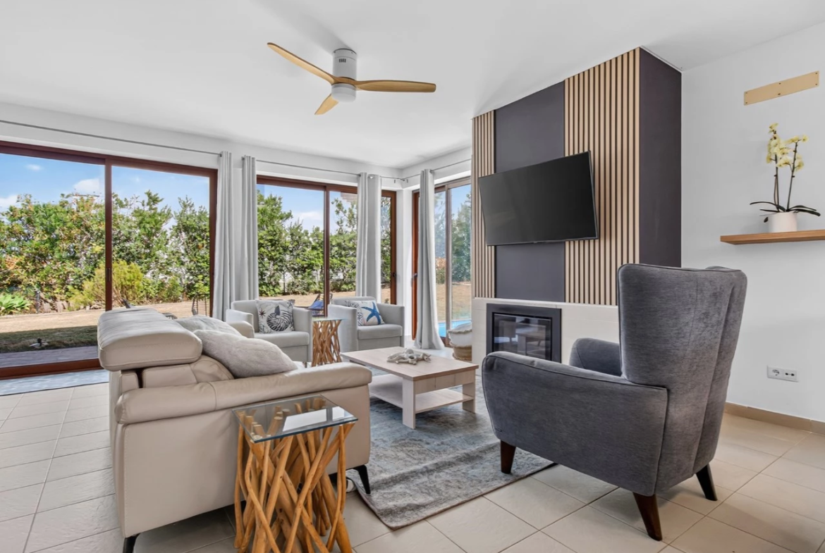Moradia T3 com piscina e vista para a lagoa