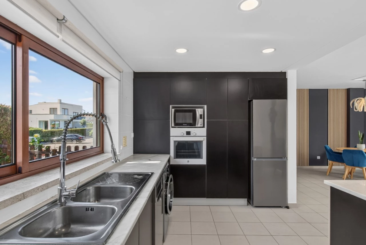 Moradia T3 com piscina e vista para a lagoa