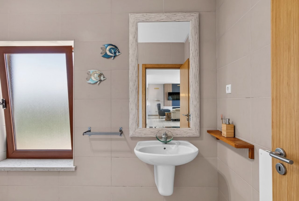 Moradia T3 com piscina e vista para a lagoa