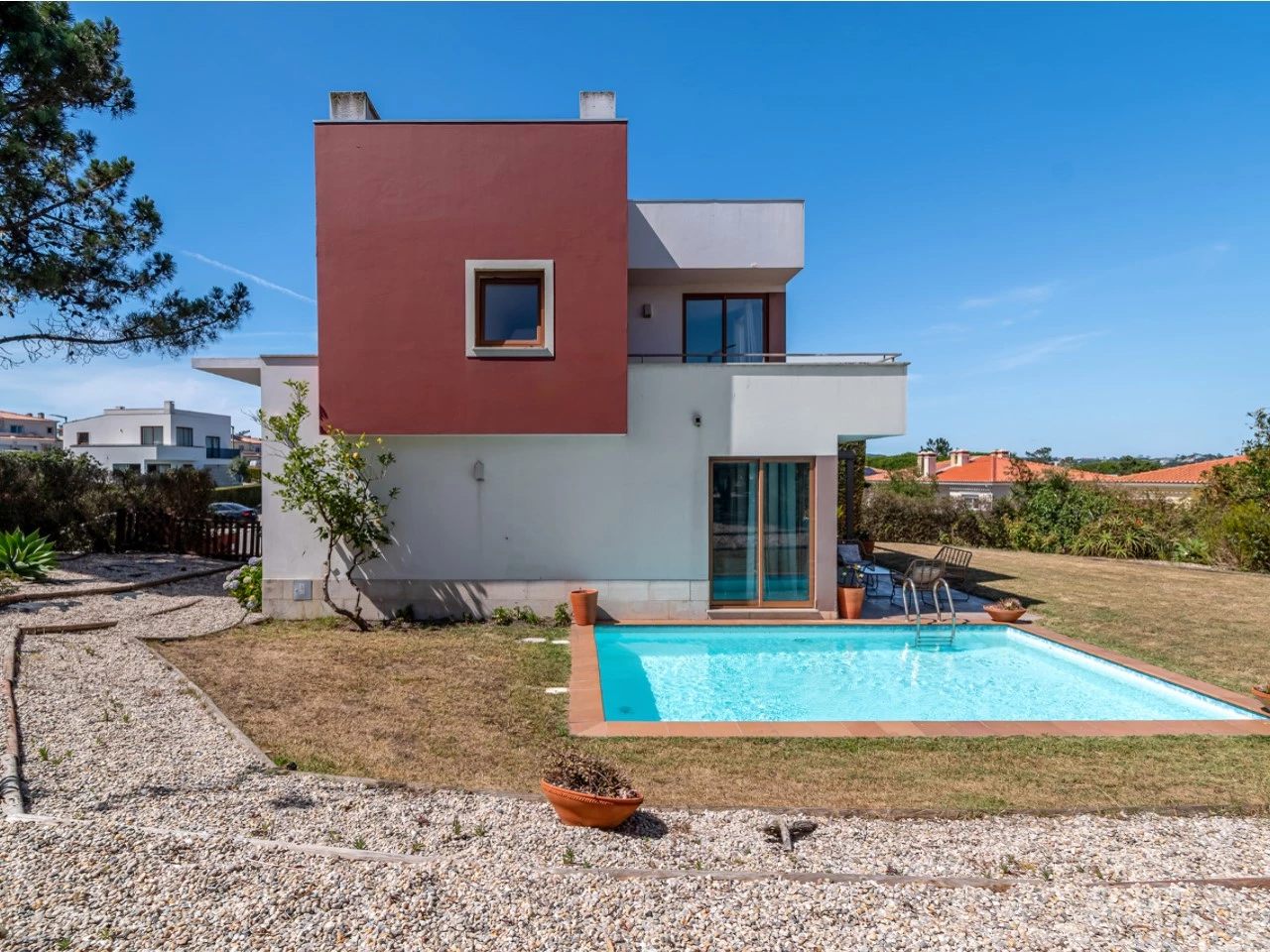 Moradia T3 com piscina e vista para a lagoa