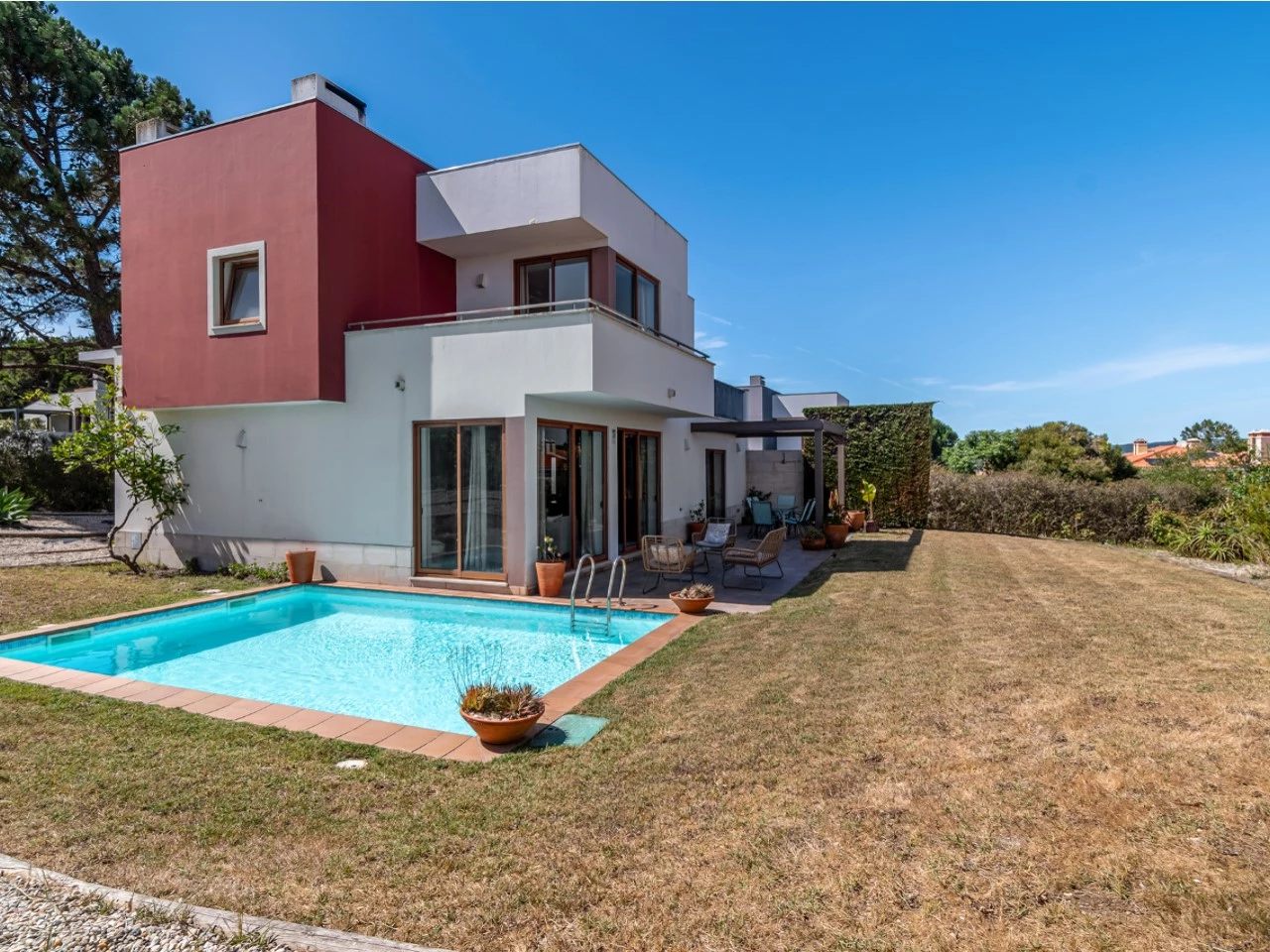 Moradia T3 com piscina e vista para a lagoa