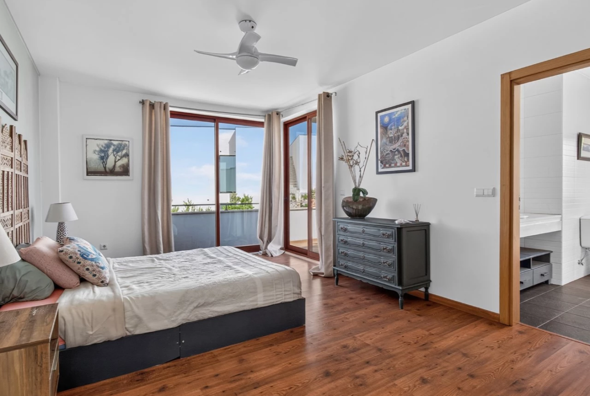 Moradia T3 com piscina e vista para a lagoa