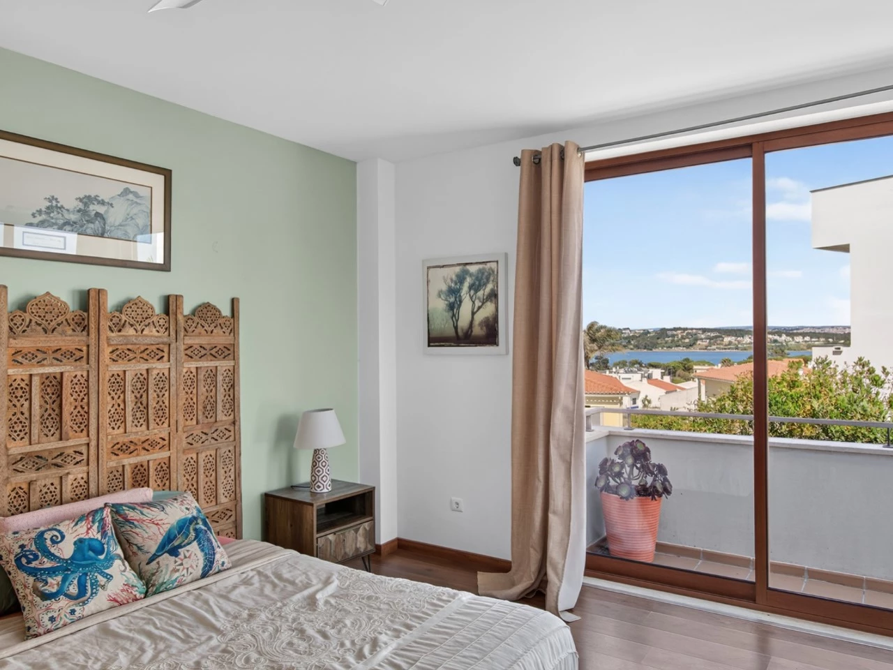 Moradia T3 com piscina e vista para a lagoa