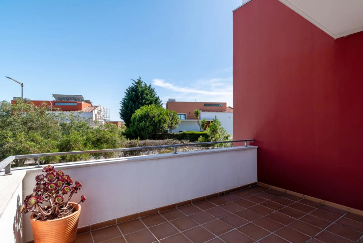 Moradia T3 com piscina e vista para a lagoa