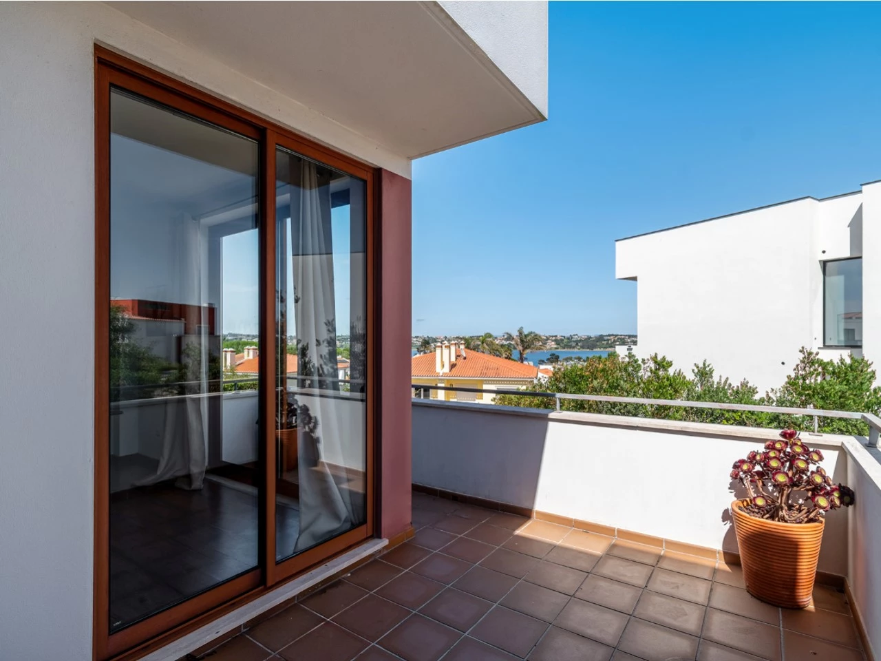 Moradia T3 com piscina e vista para a lagoa